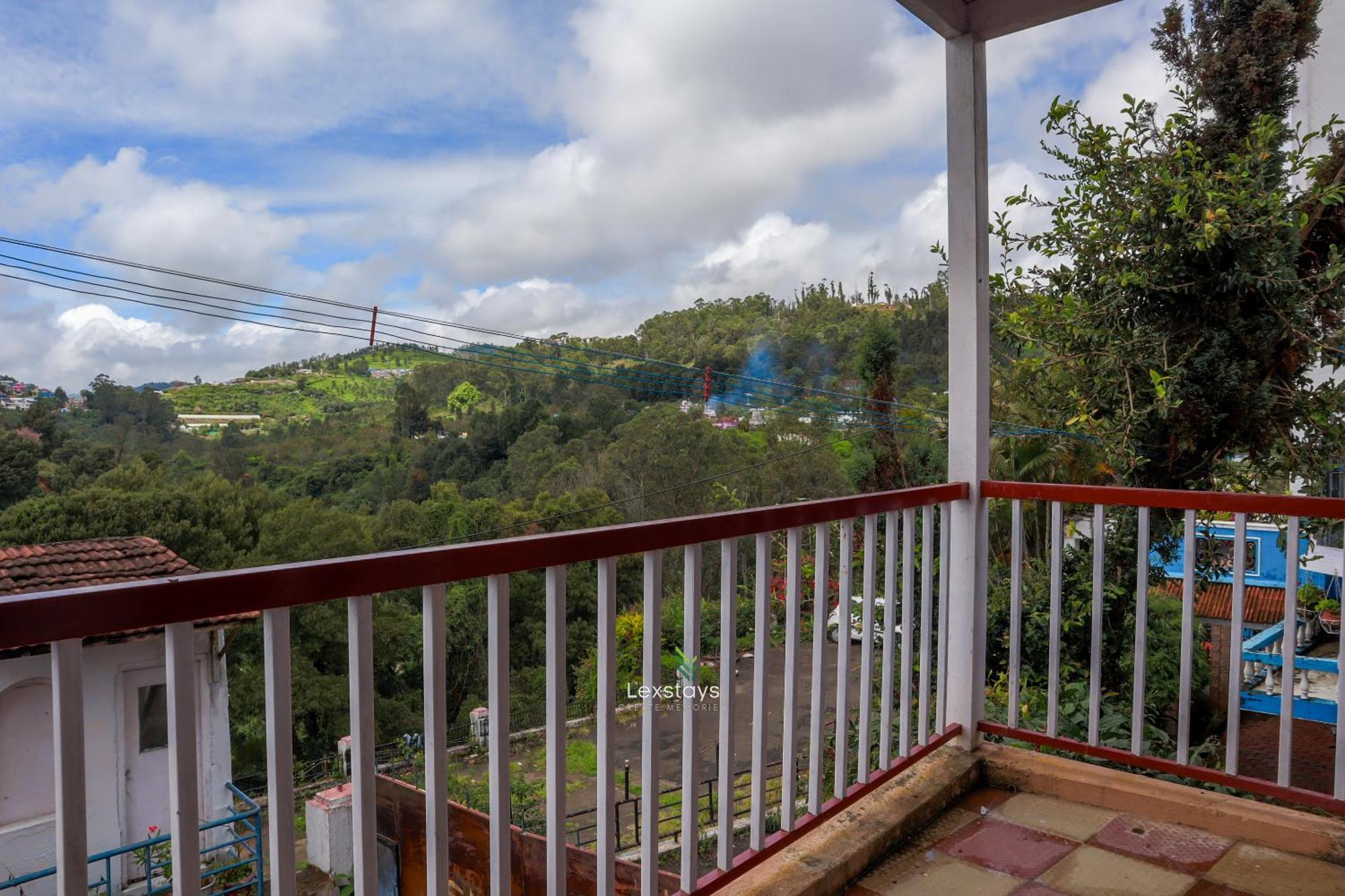 Vijaya Deepa Guest House By Lexstays Coonoor Esterno foto