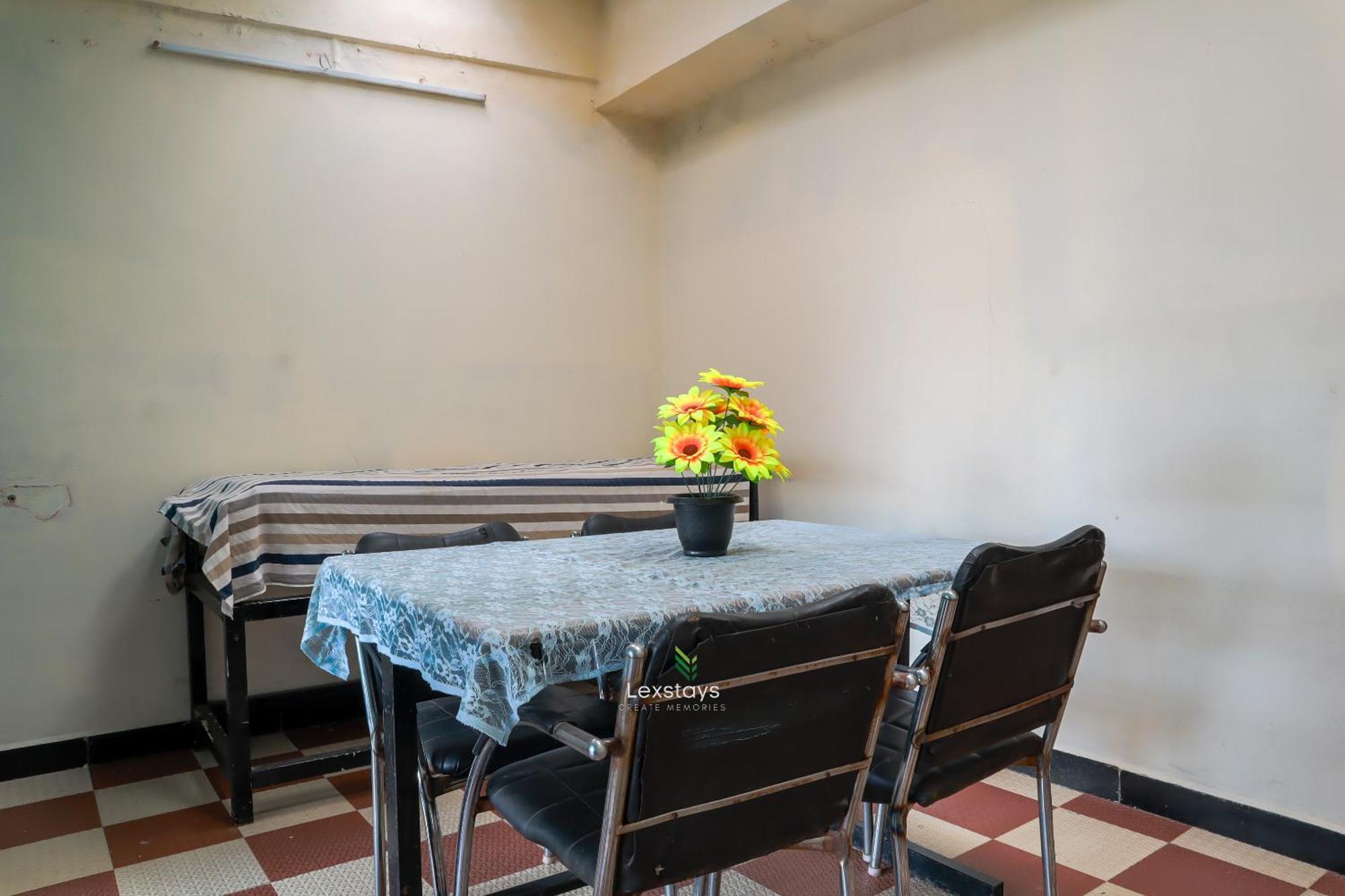 Vijaya Deepa Guest House By Lexstays Coonoor Esterno foto