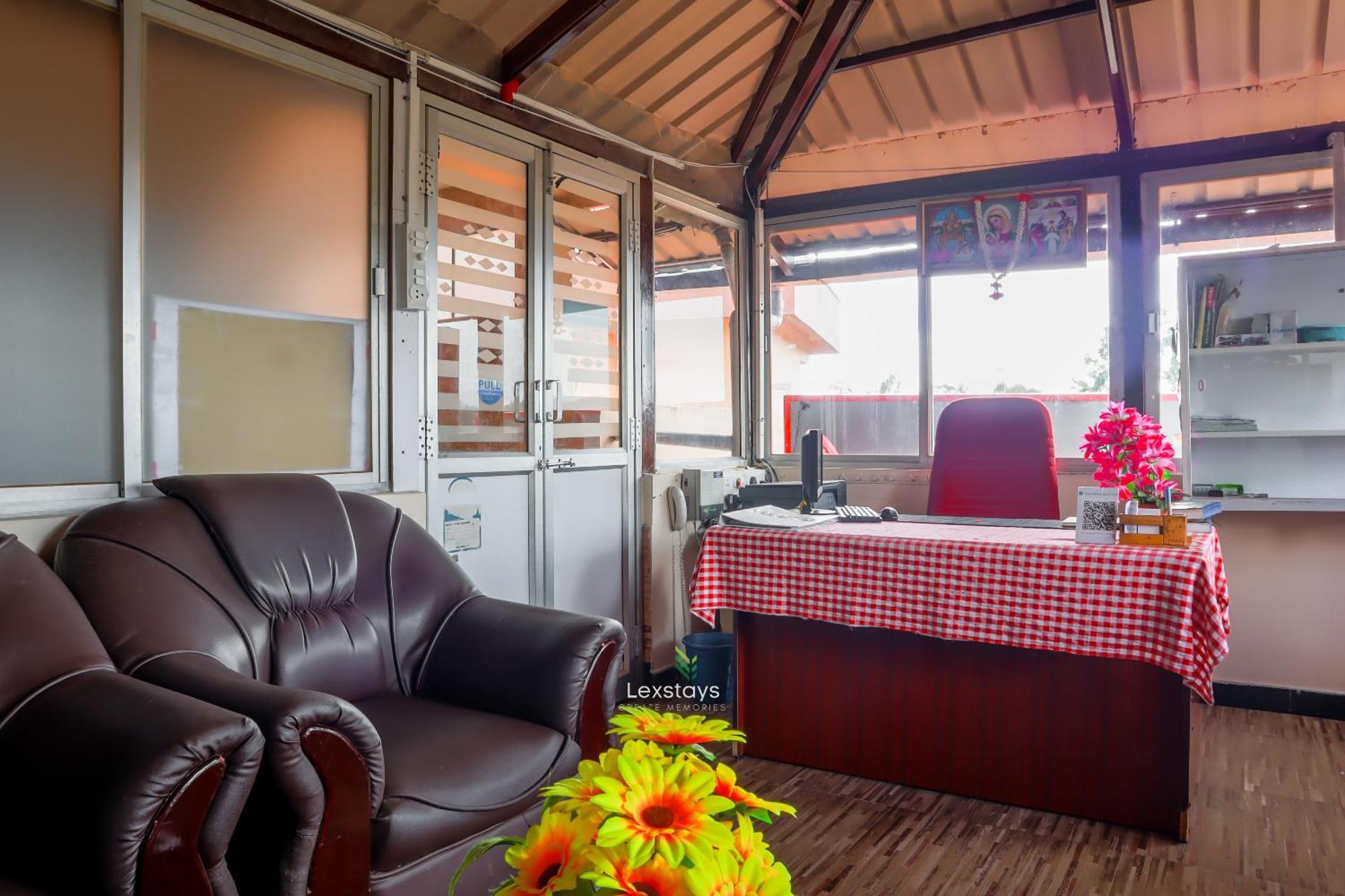 Vijaya Deepa Guest House By Lexstays Coonoor Esterno foto