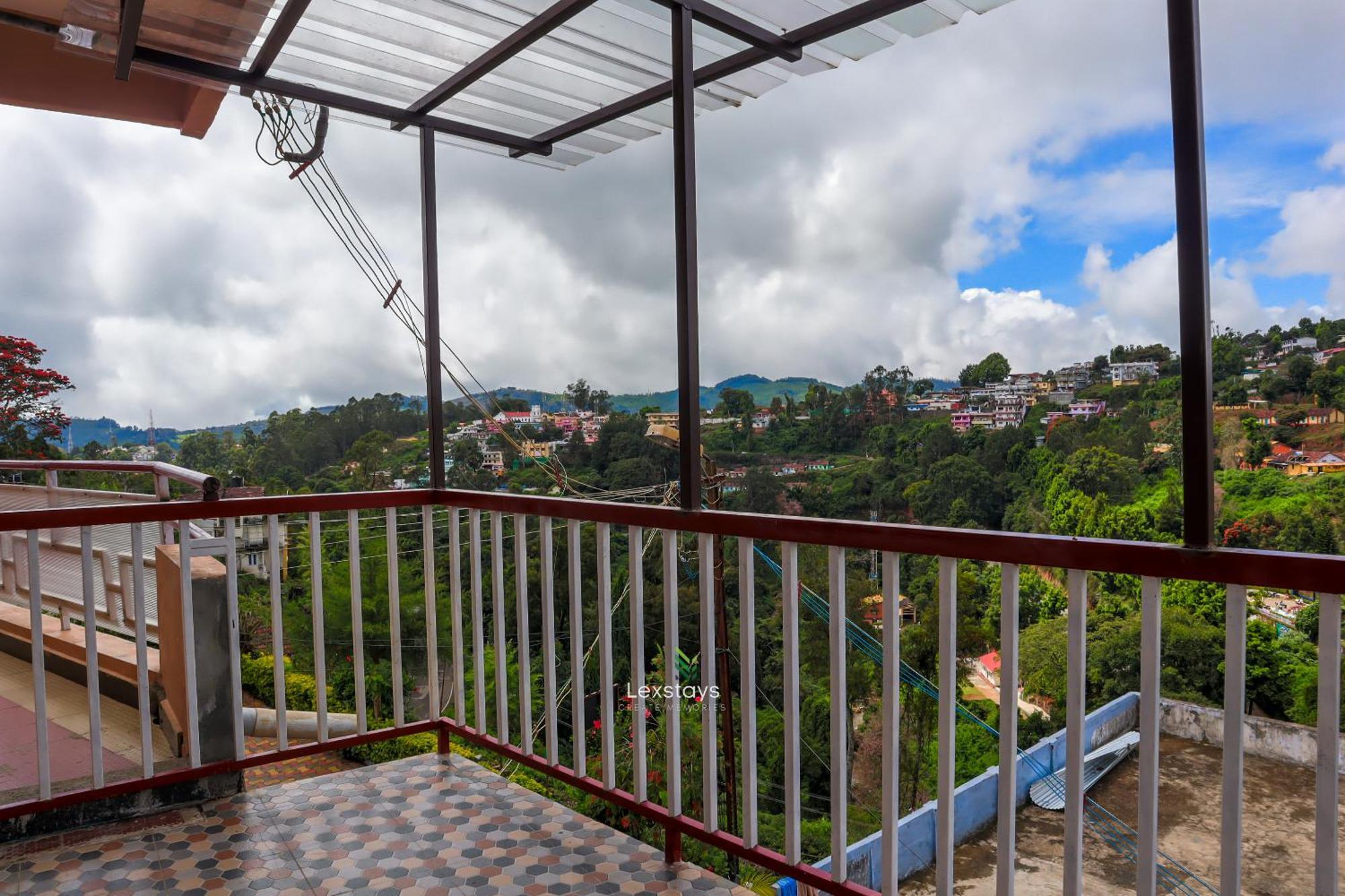 Vijaya Deepa Guest House By Lexstays Coonoor Esterno foto